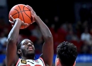 问鼎-欧超杯集结日再迎强敌，广厦男篮手感冰凉，主帅态度：压力陡增，临场指挥获称赞的简单介绍