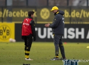 问鼎游戏-德甲倒计时，克里夫兰骑士最后时刻伤情更新，细节引发关注，令人意外，球探报告显示潜力(今日nba2013总决赛第六场最后时刻观众走了)