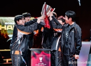 问鼎-出色发挥引发热议！，Uzi在TES比赛中表现优异赢得满堂喝彩的简单介绍