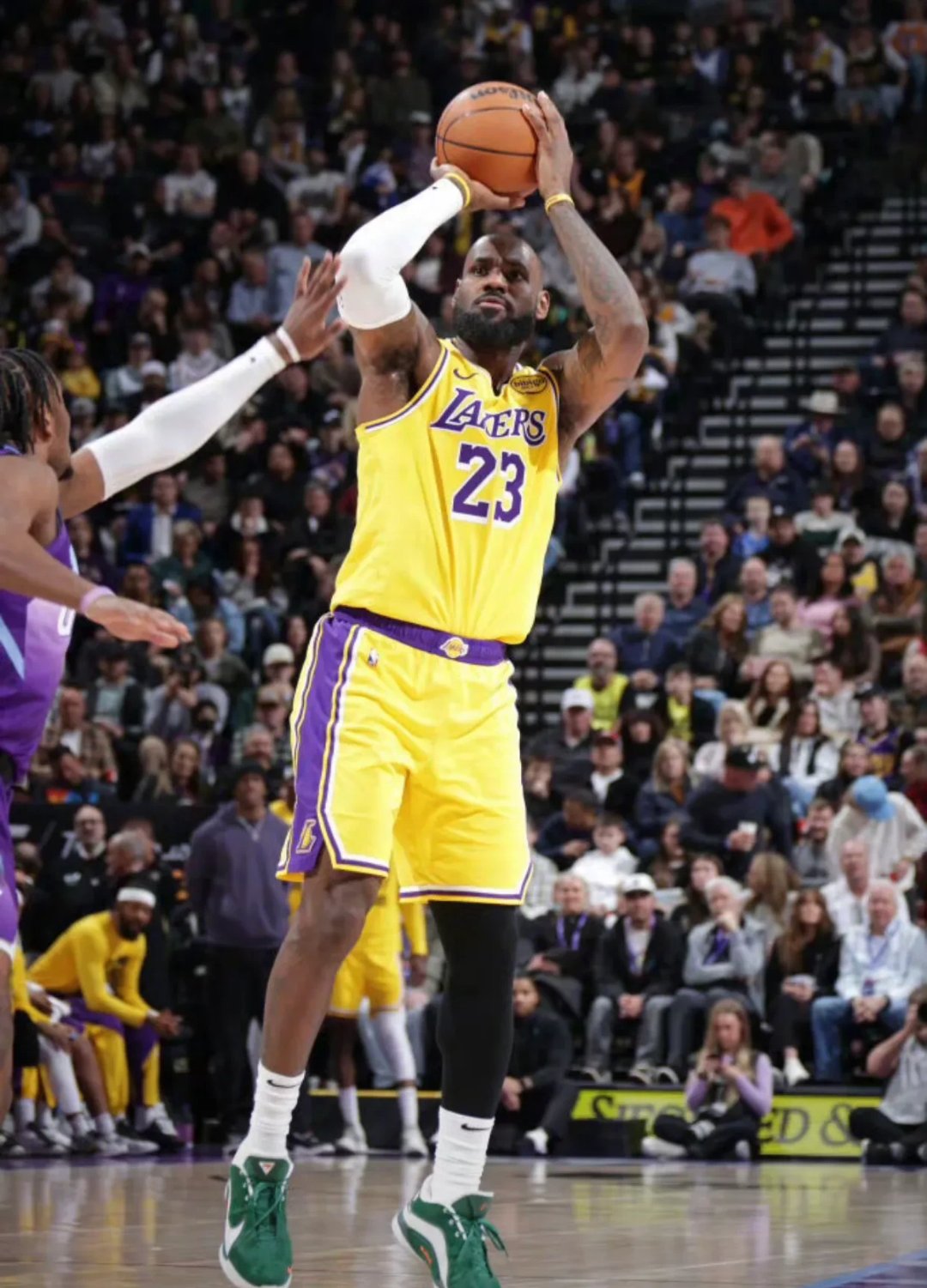 G2前途光明！，詹姆斯新星比赛规则变更表现突出全场沸腾不已的简单介绍